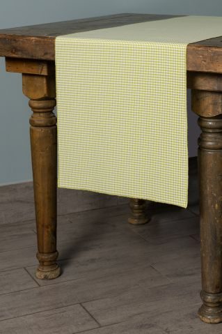 Specialty Apple Gingham Mini Check table runner